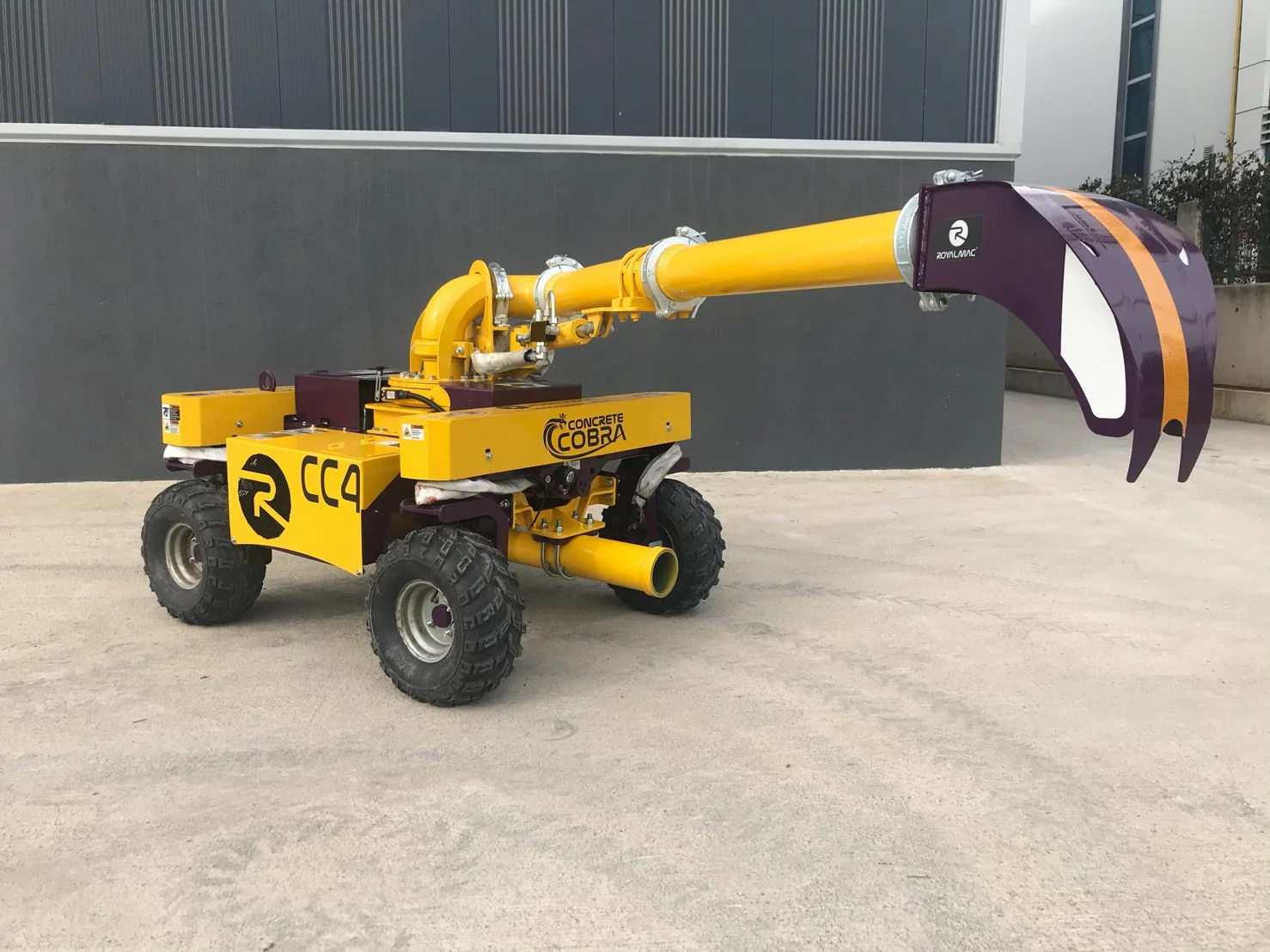 COBRA Concrete Placer with Electroforce EFC39